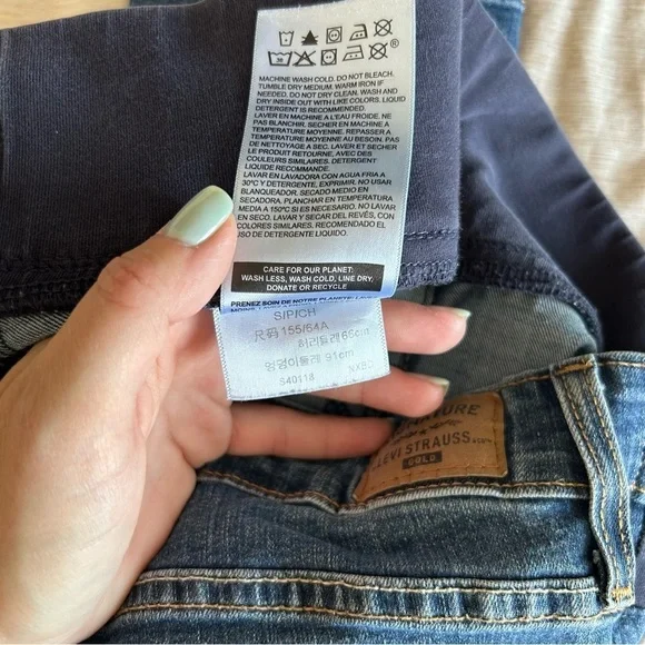 Signature by Levi Strauss Baby Bump Skinny Maternity Women's Dark Blue Jeggings - Picture 7 of 10